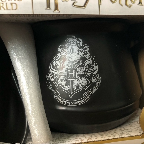Harry Potter ceramic Cauldron Soup Mug & Spoon set - Picture 5 of 5